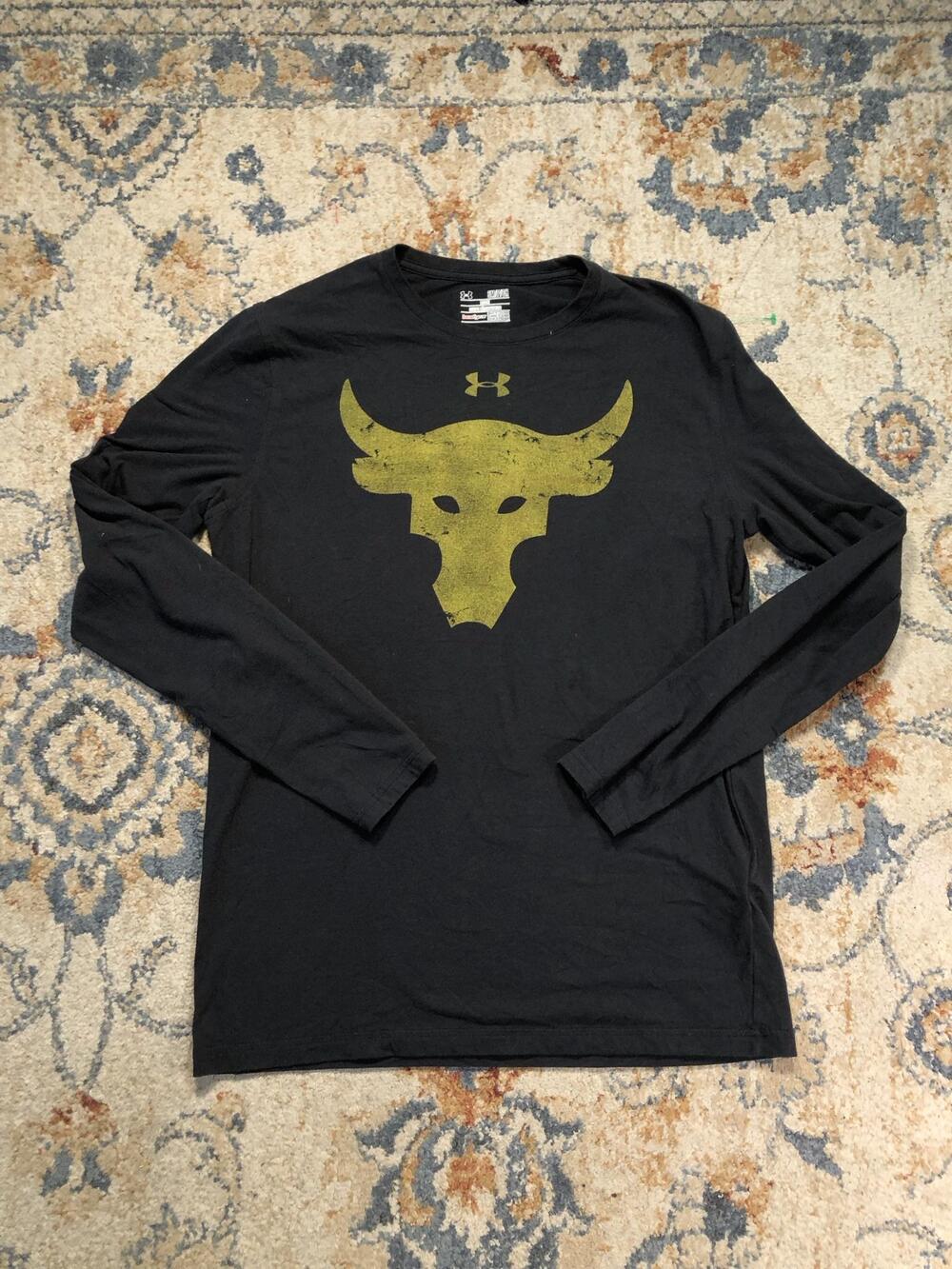 Under Armour HeatGear Shirt Mens Small Black Long Sleeve Bull Graphic Athletic